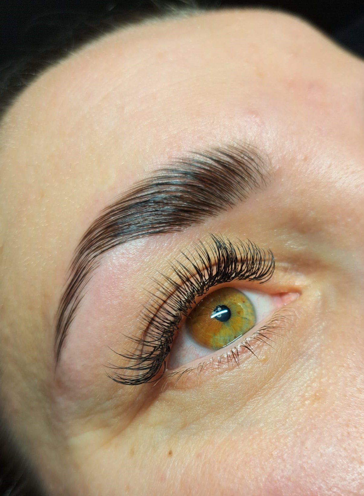 Wimpern & Brauenstyling
